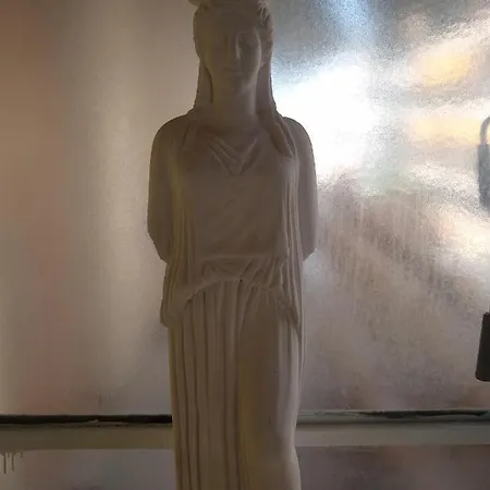 Acropolis Within 10 Minutes Walk! Classical And A Hostess At Your Side! Apartament *