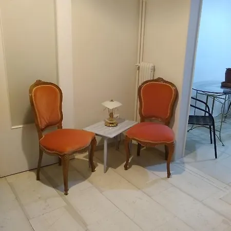 Acropolis Within 10 Minutes Walk! Classical And A Hostess At Your Side! Atena